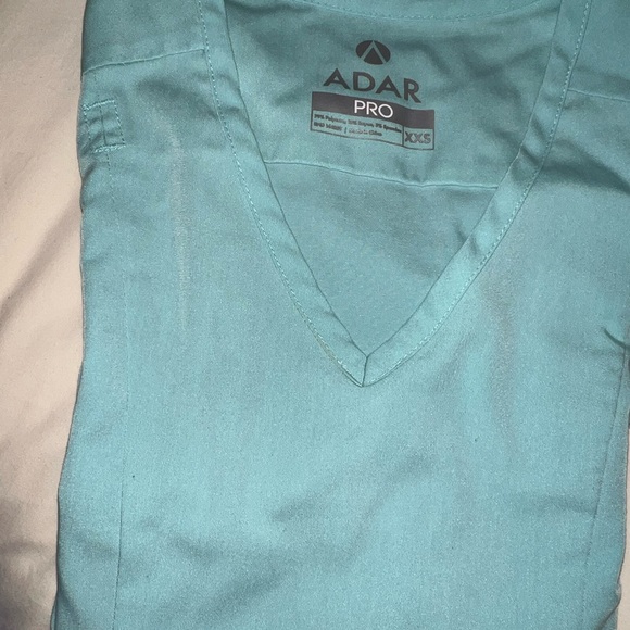 ADAR PRO PETITE SET (size XXS) pants and top - Picture 2 of 5